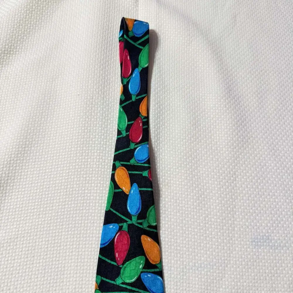 Addiction 100% Silk Christmas Lights Pattern Necktie